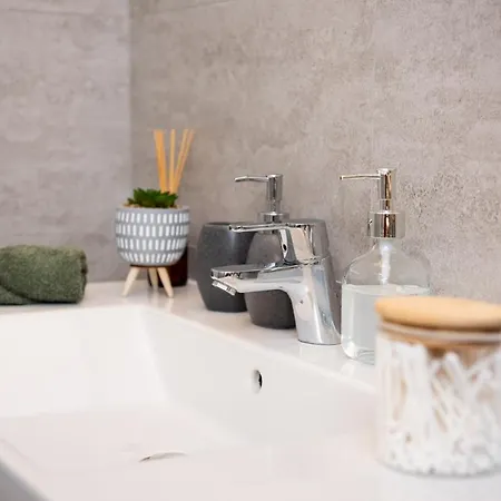 Jungle Family Near Park Aventura,lake,zoo *