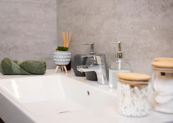 Jungle Family Near Park Aventura,lake,zoo *